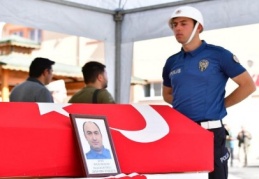 Şehit polis memuru son yolculuğuna uğurlandı