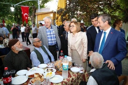 Şehit ve gazi yakınlarına iftar yemeği verildi