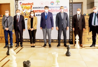 Şehitkamil Belediyesi, öğrencilere satranç eğitim seti dağıtacak