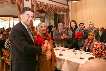 Şehitkamil Belediyesi ve İlçe Kadın Kolları kahvaltı düzenledi