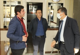 Şehitkamil Belediyesi, yaşlıların evlerine misafir oluyor