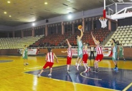 Şehitkamil Belediyespor Genç Erkekler basketbol takımı seride avantajlı durumda 