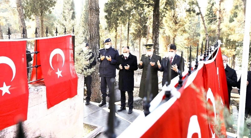 Şehitkamil ile Özdemir Bey, düzenlenen törenlerle anıldı