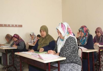 Şehitkamil’de 4 bin 338 kişi okuma-yazma öğrendi