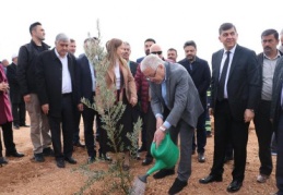 Şehitkamil'de 13 bin fidan toprakla buluştu 