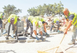 Şehitkamil’de 2 mahalleye parke taşı döşendi