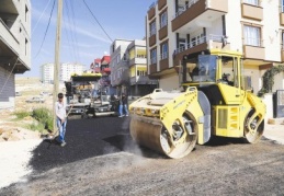 Şehitkamil’de açılan yollar asfaltlanıyor