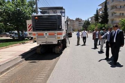 Şehitkamil&#8217;de asfalt çalışmaları tüm hızıyla devam ediyor 