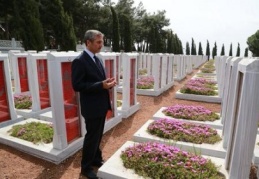 Şehitler, birliğimiz, beraberliğimiz ve bağımsızlığımız için canlarını feda ettiler