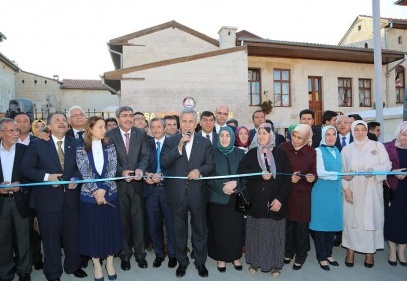 Şehreküstü Konakları, Arınç tarafından törenle açıldı.