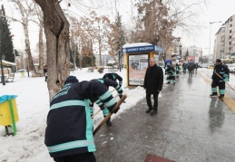 Şehrimiz 54 yıldır görmediği kar yağışını görüyor