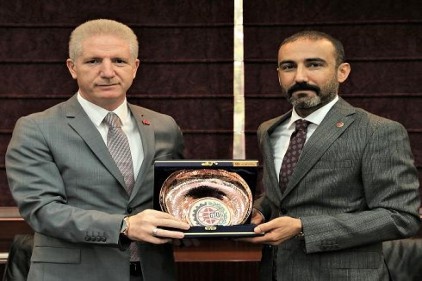 Şehrimizi bulunduğu yerden daha iyi noktalara götürmek için çalışıyoruz