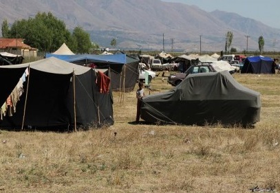 Şeker pancarı işçileri çadır mahallede yaşıyor