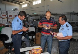 Şeker ve çikolata üretimini yapan fabrikaları denetlendi