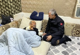 Sel sularında 2 kilometre sürüklendi