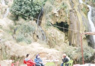 Şelalesi kuraklığa rağmen akmaya devam ediyor