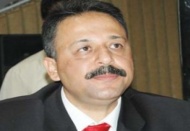 Semt polikliniğini gezdi