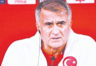 Şenol Güneş, takımdan ayrılacak 4 oyuncuyla ilgili kararını bugün verecek