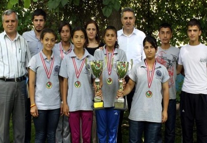 Sentetik sahadan gelen başarı 