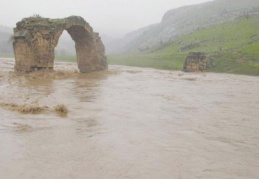 Septimus Severus Köprüsü sel sularının ortasında kaldı