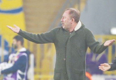 Sergen Yalçın, Beşiktaş'ın başında ilk Avrupa galibiyetini istiyor