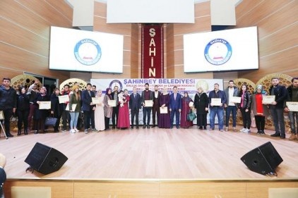 Sertifika ve çamaşır makinalarını aldılar