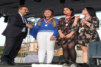 Ses Yarışması&#8217;nda Semanur Çelik birinci oldu