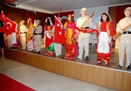 Sevdalı bir türküdür Çanakkale sahnelendi