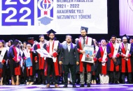 Sevgi ve saygı ile anılır olmak ve hoş bir seda bırakmak diplomların en üstünüdür
