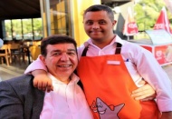 Sevgiyle dokundular