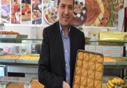 Seyidoğlu, tahinli baklava yaptı