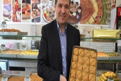 Seyidoğlu, tahinli baklava yaptı