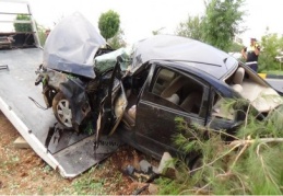 Seyir halinde olan otomobilin devrildi 2 kişi yaralandı