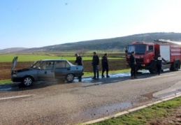 Seyir halindeki aracın motoru yandı