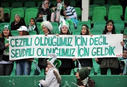 Seyircisiz maçları kadınlar ve çocuklar izleyecek