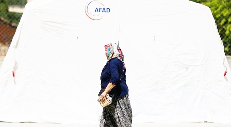 SHUDER: Deprem yardım paketlerinde hijyenik ped olmuyor