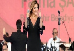 Sibel Can anneler için söyledi