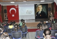 Siber zorbalıkta karşılaşılan davranışlar ve roller anlatıldı
