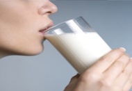 Sıcaklarda sütün ömrü dört kat azalıyor