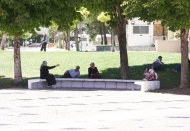 Sıcaktan bunalan vatandaş gölgelik alanlara ve çeşmelere akın etti