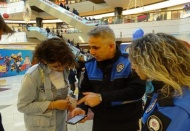 Şiddet gören kadın tek tuşla polise ulaşacak