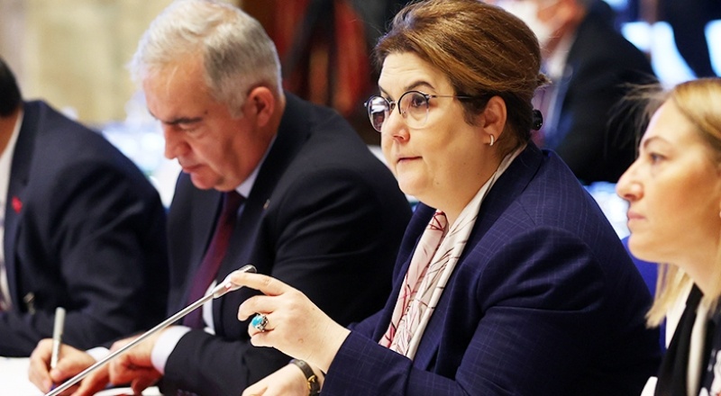 "Şiddete uğrayan, bakıma muhtaç, korumaya alınması gereken çocuklar siyaset konusu olamaz"