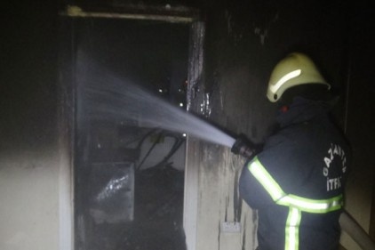 Sigara içerken uyuya kalan şahıs, evi yaktı