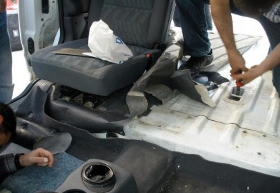 Sigara kaçakçıları polis kılığındaydı