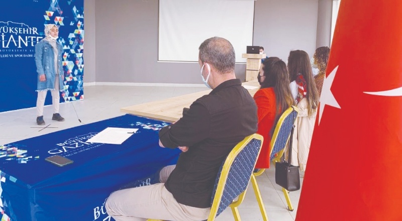 Şiir yarışmasına 483 kişi katıldı