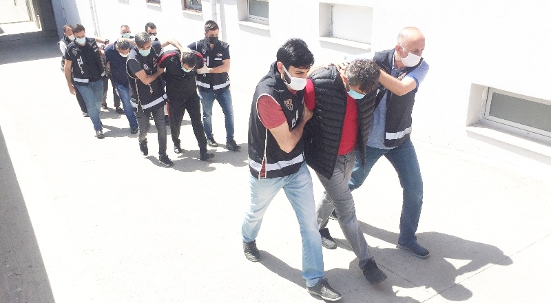 Silah kaçakçılığı çetesinin lideri öğretmen çıktı