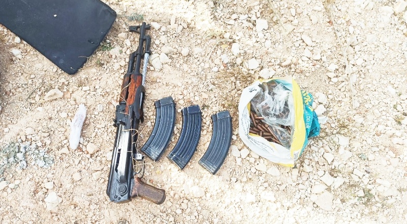 Silah ve bomba yapımında kullanılan malzemeler ele geçirildi