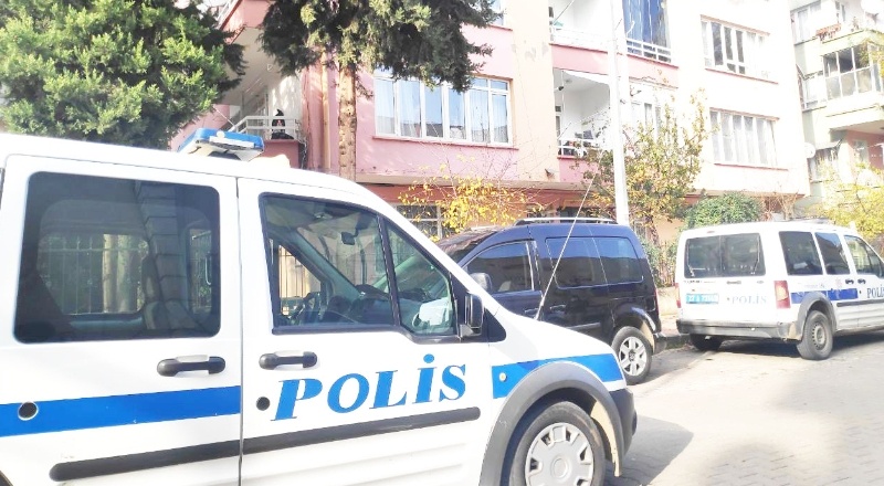 Silahını temizleyen komiser yardımcısı ağır yaralandı