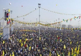 Silahlar sussun, fikirler ve siyasetler konuşsun