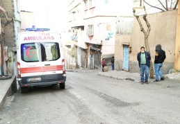 Silahlı kavgada oğlu öldü, anne ağır yaralandı